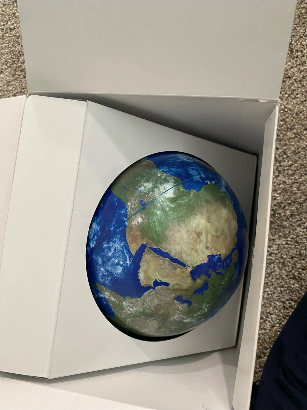 Hobonichi Globe AR globe — White